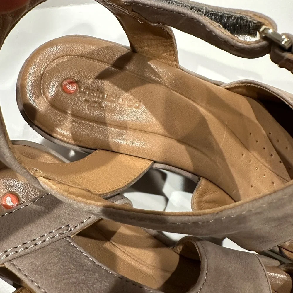 N/A clarks unstructured